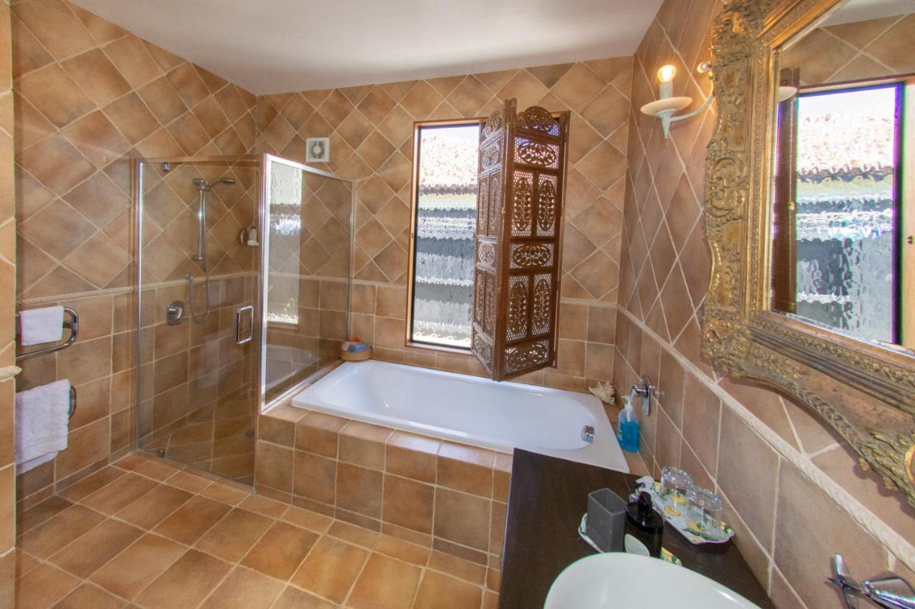 Tuscan Retreat Bed & Breakfast - Adults Only Acomodação com café da manhã Papamoa Exterior foto
