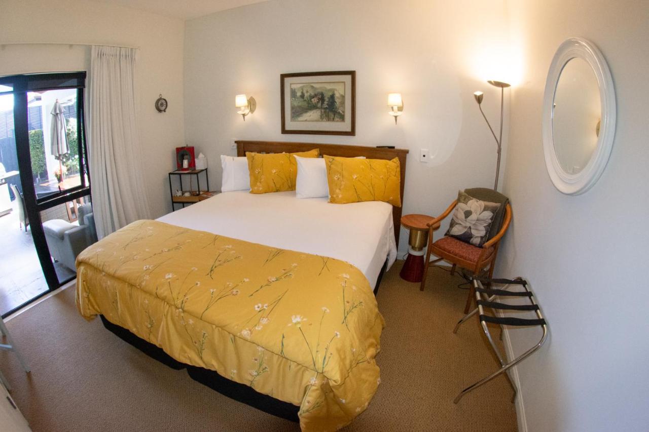 Tuscan Retreat Bed & Breakfast - Adults Only Acomodação com café da manhã Papamoa Exterior foto